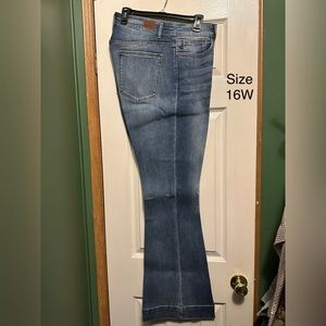 Judy blues size 16w they are starched and woren 1. Great condition.